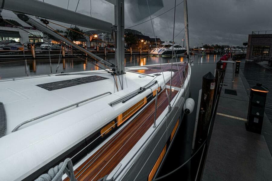 2025 BENETEAU Oceanis Yacht 54