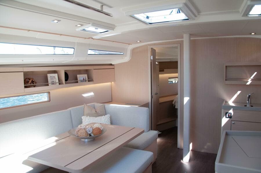 2025 Oceanis 40.1