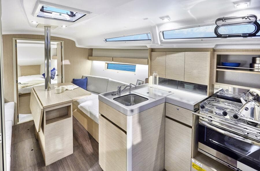 2026 Oceanis 34.1