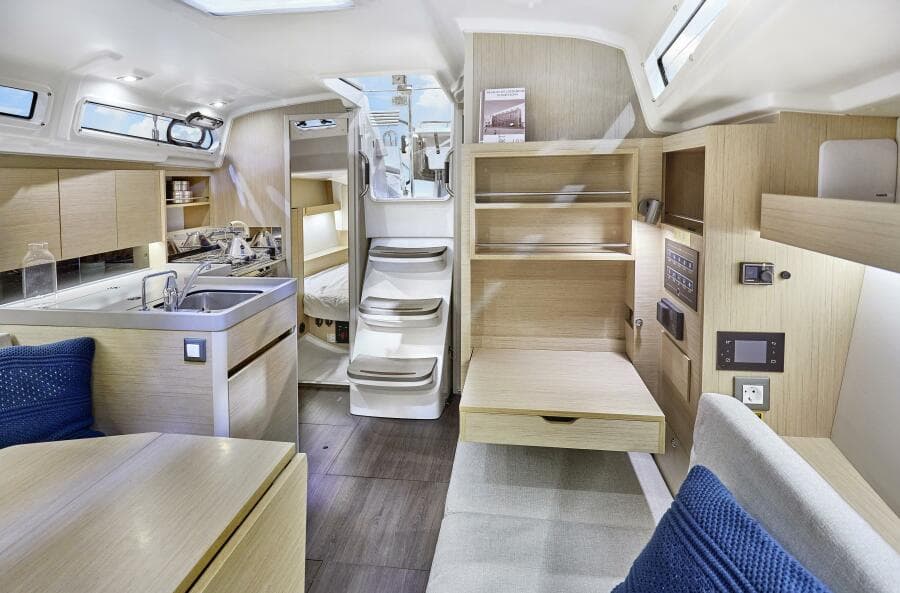 2026 Oceanis 34.1