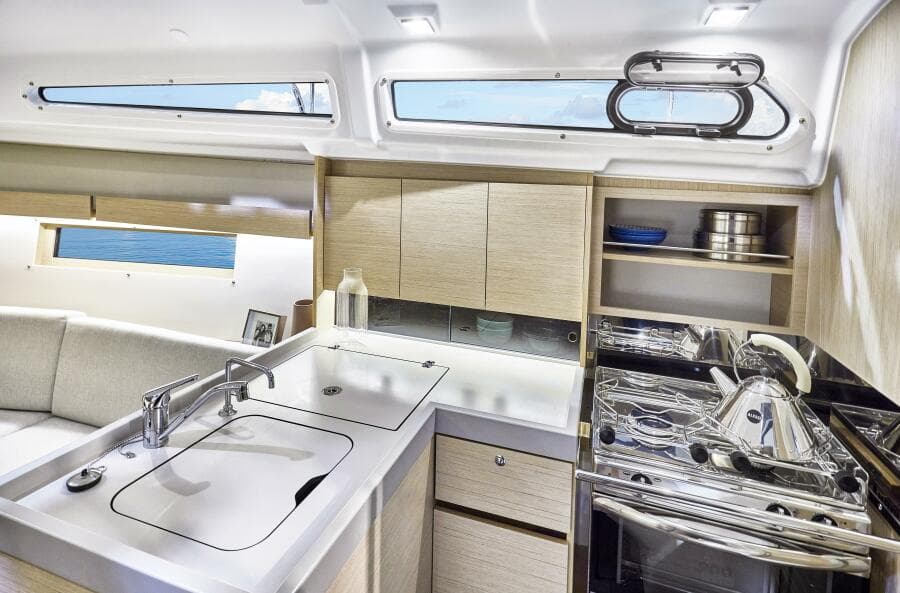2026 Oceanis 34.1