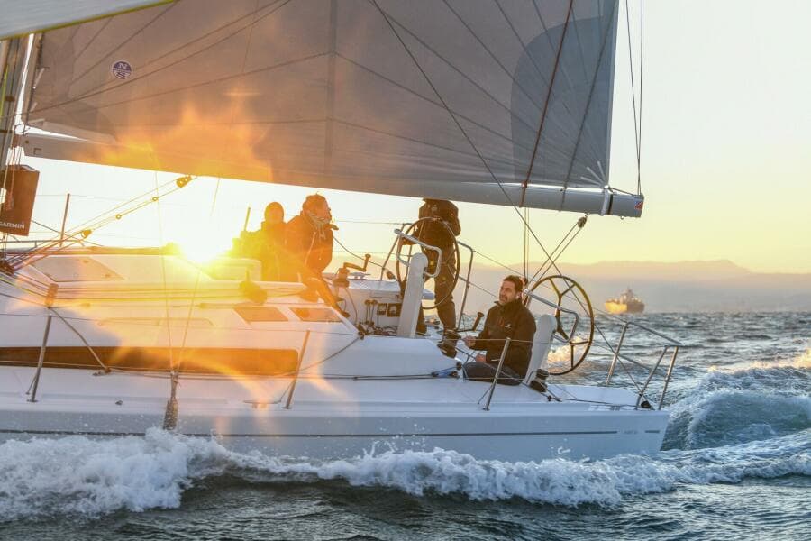 2027 Beneteau First 36