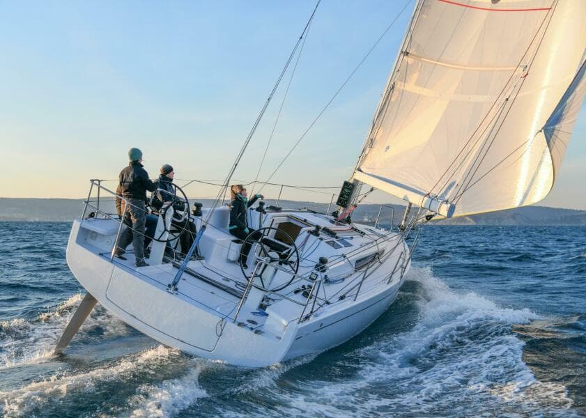 2027 Beneteau First 36
