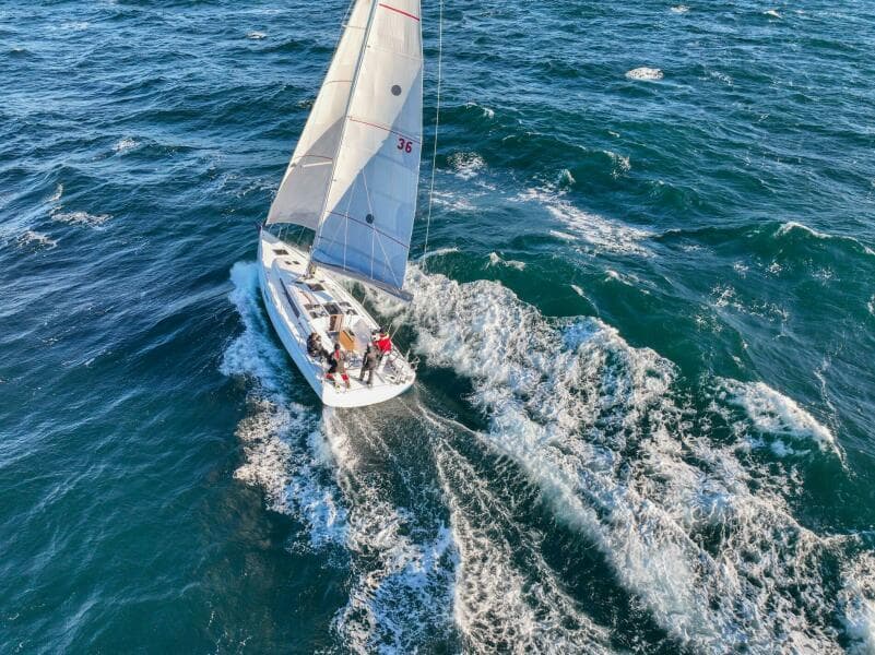 2027 Beneteau First 36