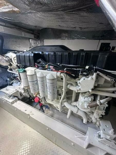 2011 Cruisers Yachts 560 Express