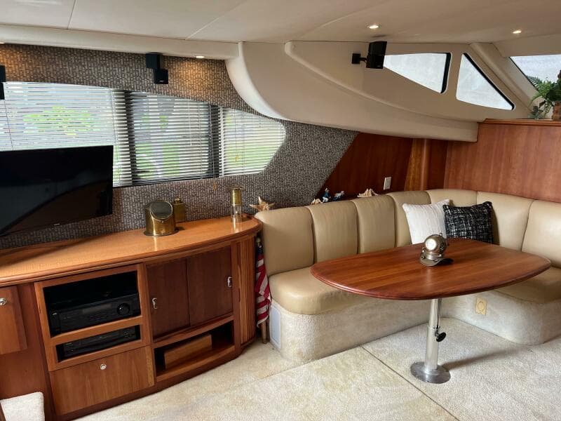 2002 Silverton 39 Motor Yacht