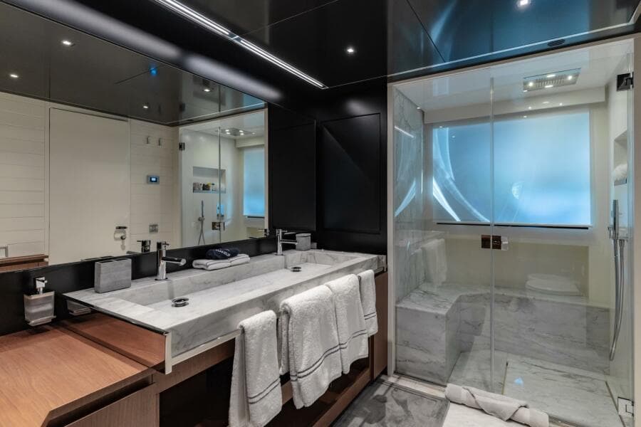 Main Deck Master Ensuite