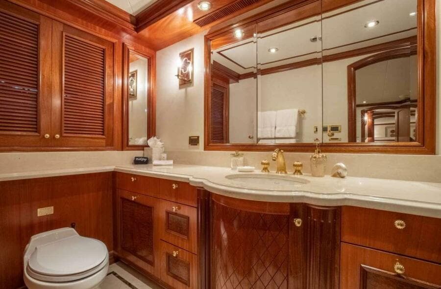 Bridge Deck VIP Ensuite