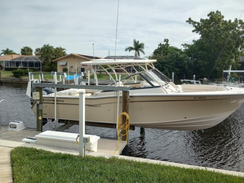 2016 Grady-White Freedom 307