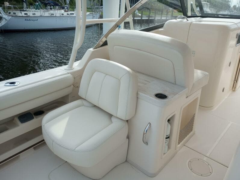 2016 Grady-White Freedom 307