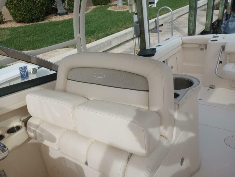 2016 Grady-White Freedom 307