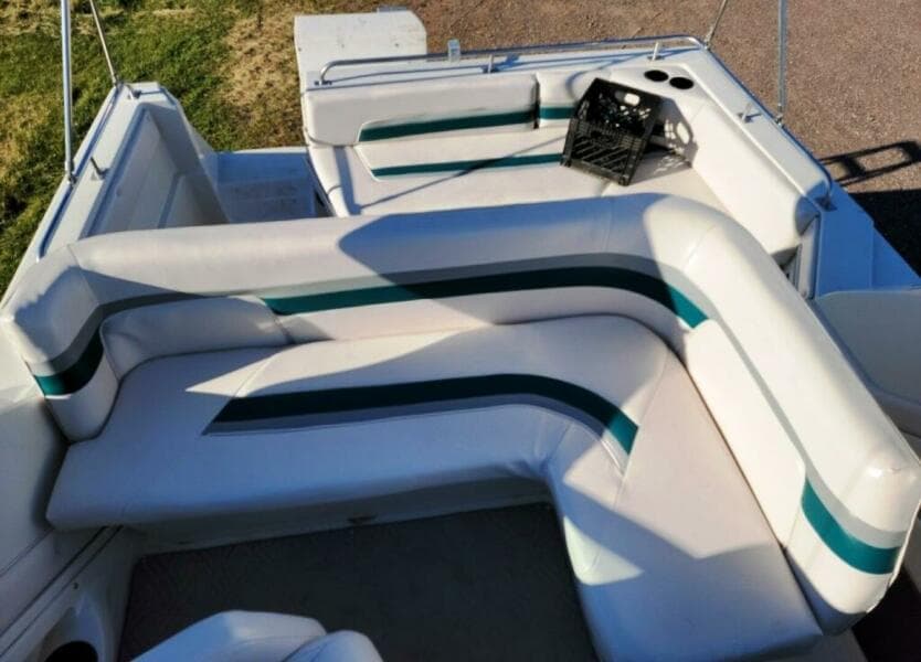1989 Cruisers Yachts Esprit 3270
