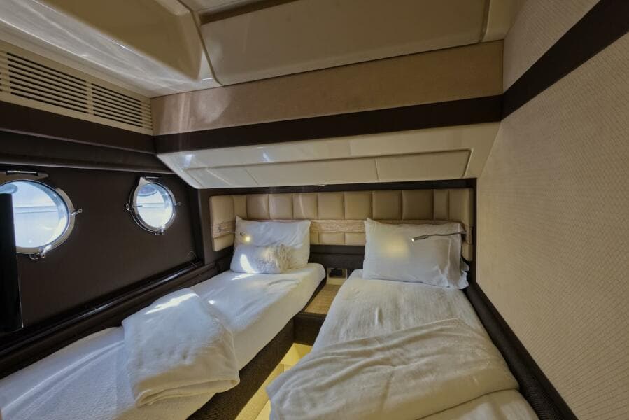 2015 Azimut 64 Flybridge