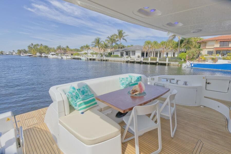 2015 Azimut 64 Flybridge