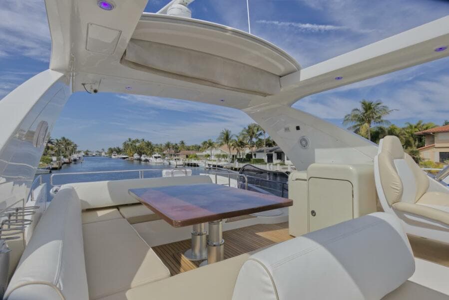 2015 Azimut 64 Flybridge