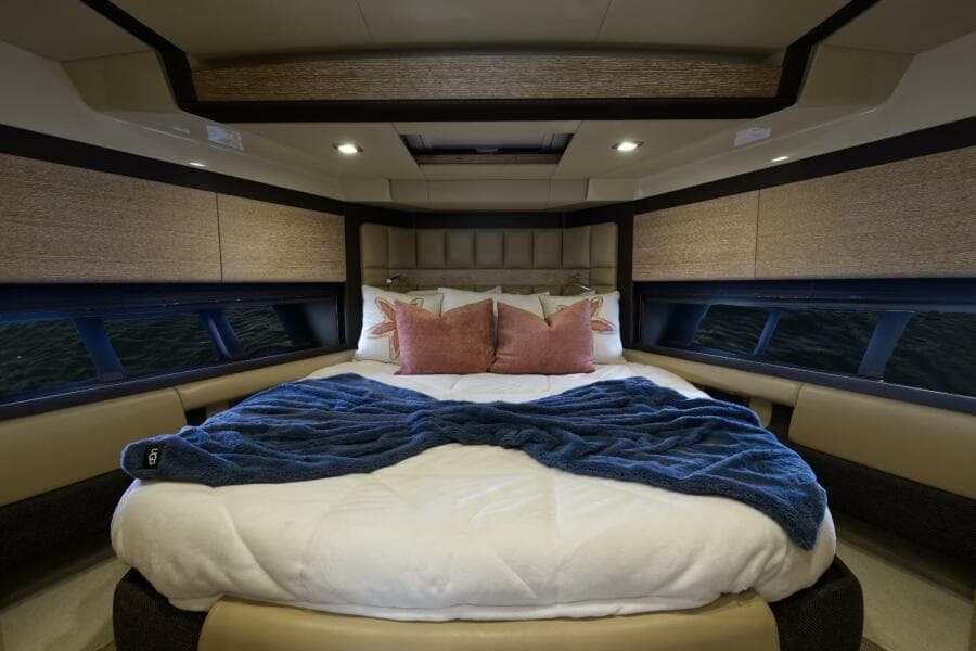 2015 Azimut 64 Flybridge