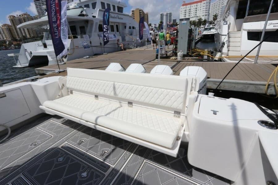 2019 Intrepid 475 Sport Yacht