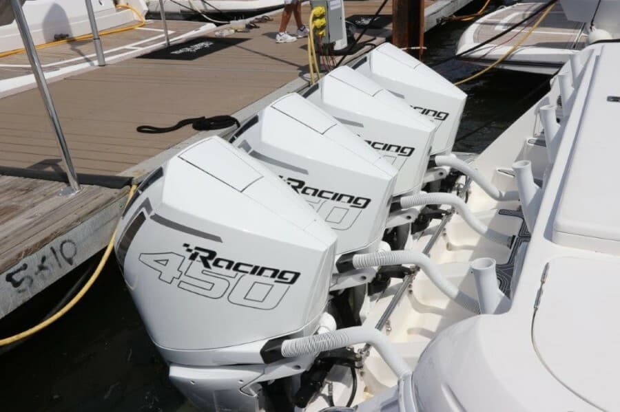 2019 Intrepid 475 Sport Yacht