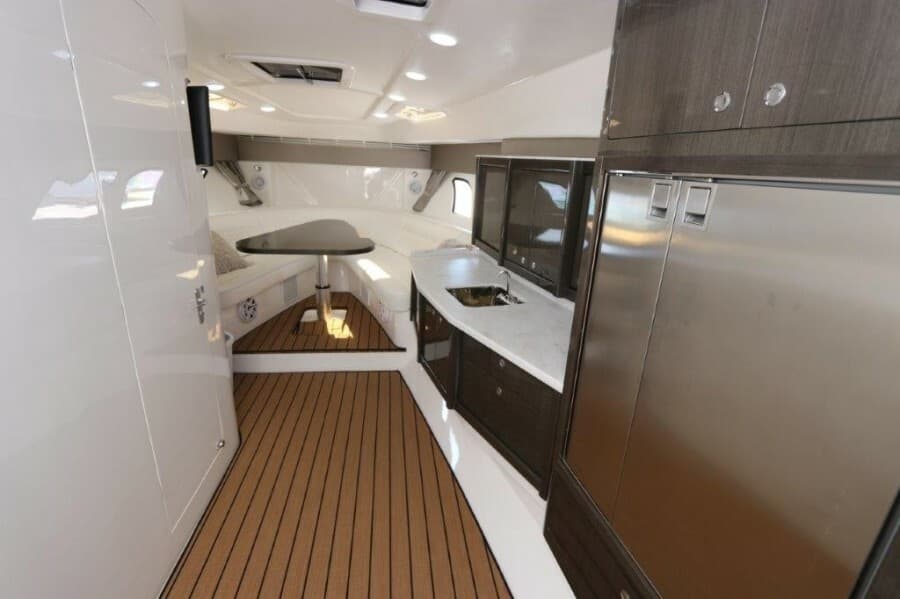 2019 Intrepid 475 Sport Yacht
