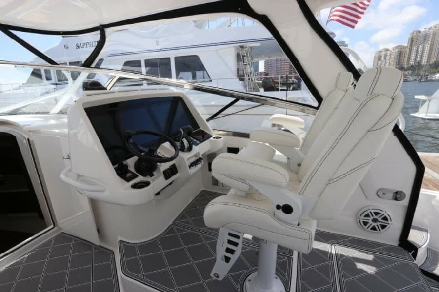 2019 Intrepid 475 Sport Yacht