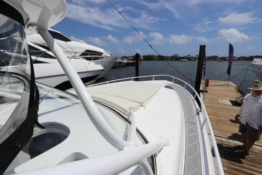 2019 Intrepid 475 Sport Yacht