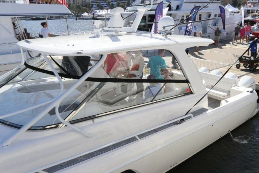 2019 Intrepid 475 Sport Yacht