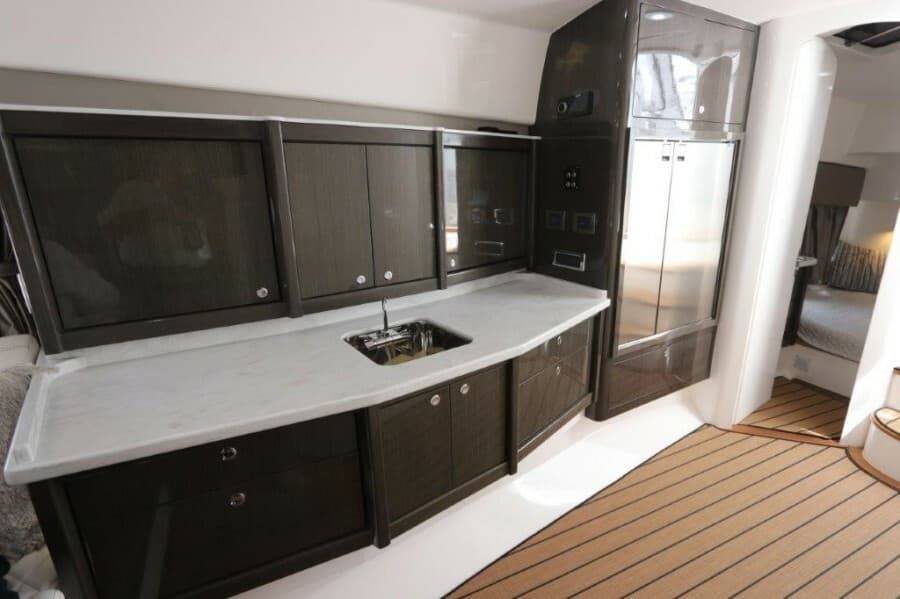 2019 Intrepid 475 Sport Yacht