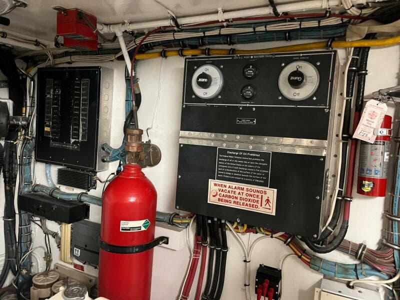 1986 Hatteras 70' Cockpit Motor Yacht