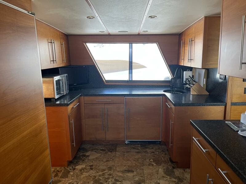1986 Hatteras 70' Cockpit Motor Yacht