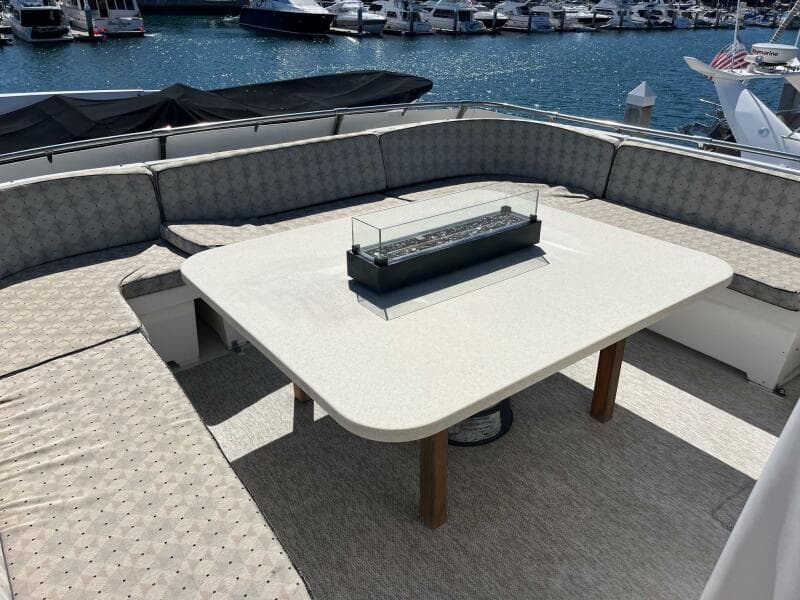 1986 Hatteras 70' Cockpit Motor Yacht