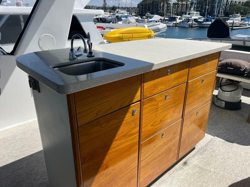 1986 Hatteras 70' Cockpit Motor Yacht