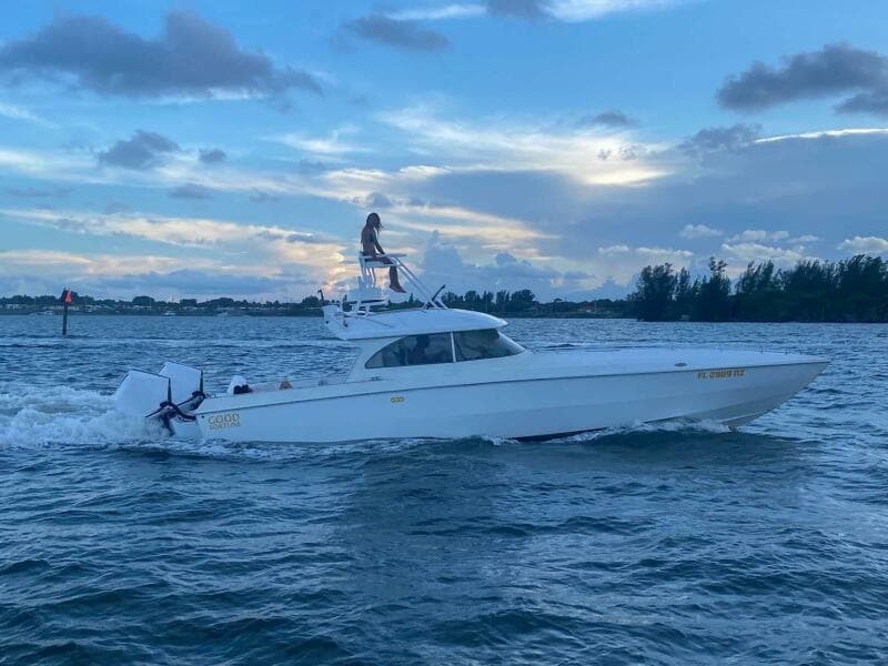 1985 Wellcraft Scarab 34