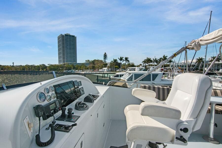 2004 Northern Marine 5700 Expedition