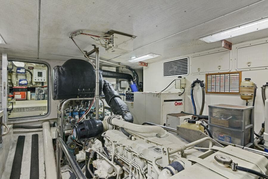 2004 Northern Marine 5700 Expedition