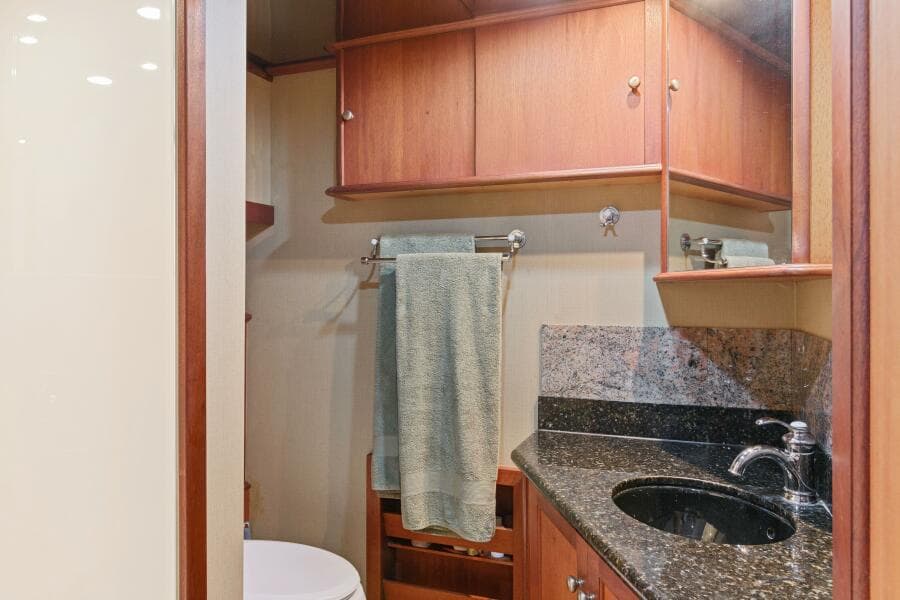 2004 Northern Marine 5700 Expedition