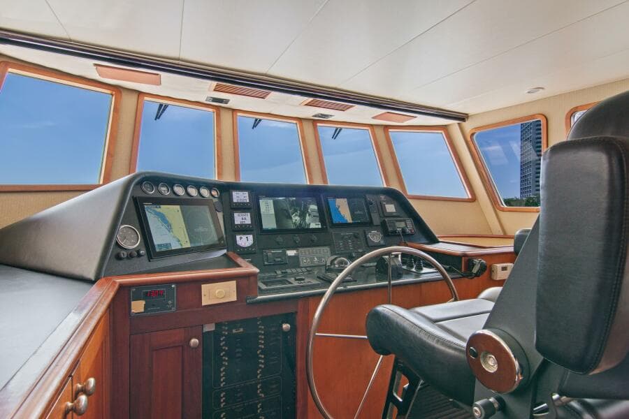 2004 Northern Marine 5700 Expedition