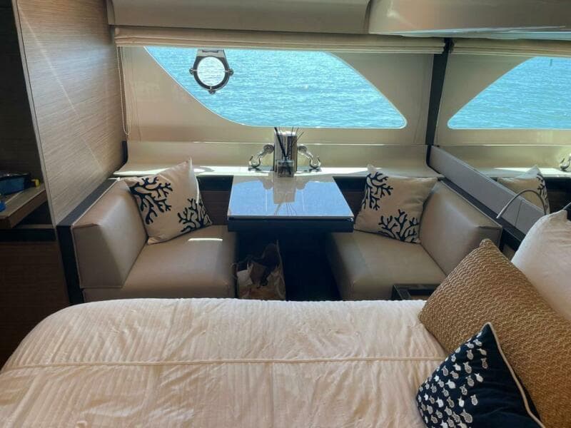 2016 Ferretti Yachts 550