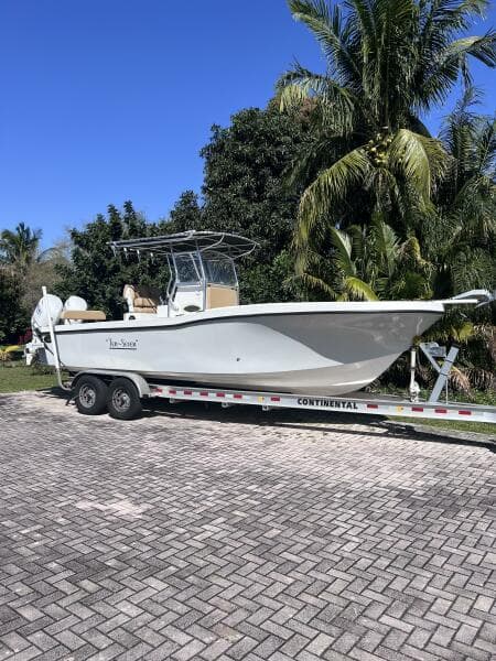 2022 Dusky 278 CENTER CONSOLE