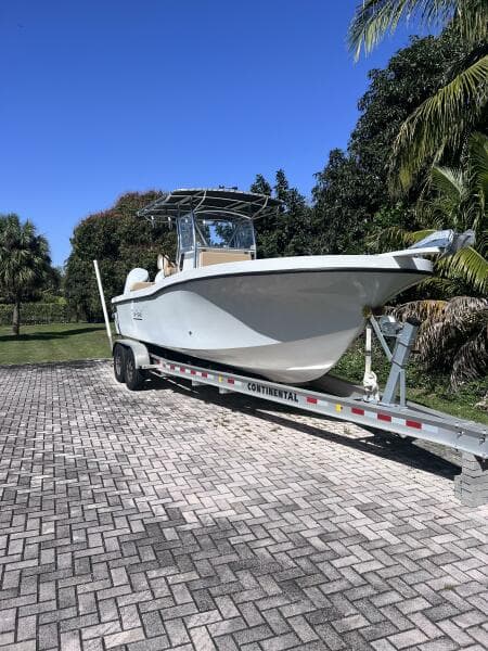 2022 Dusky 278 CENTER CONSOLE