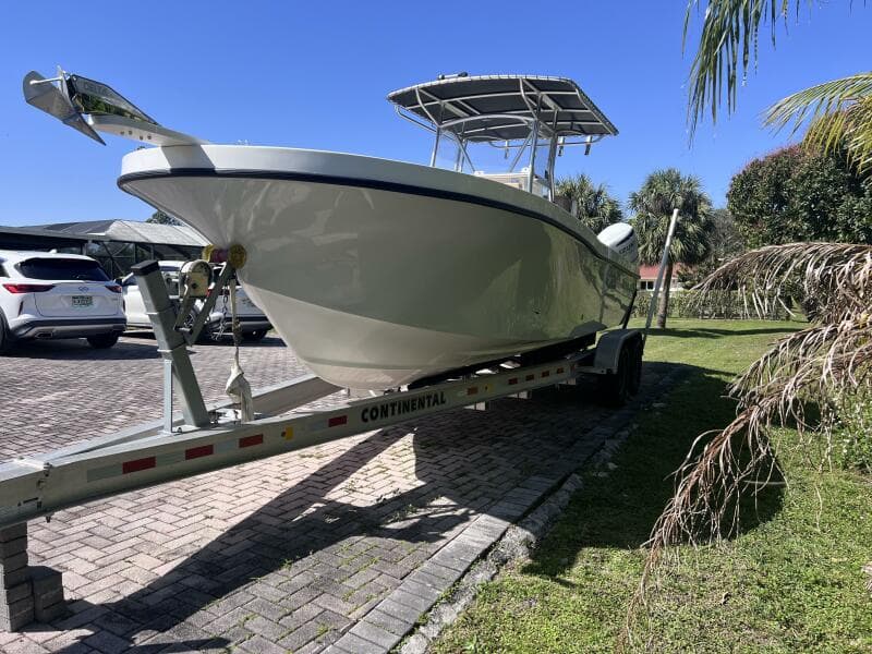 2022 Dusky 278 CENTER CONSOLE