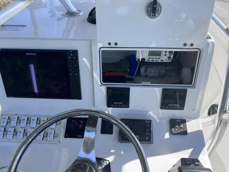 2022 Dusky 278 CENTER CONSOLE