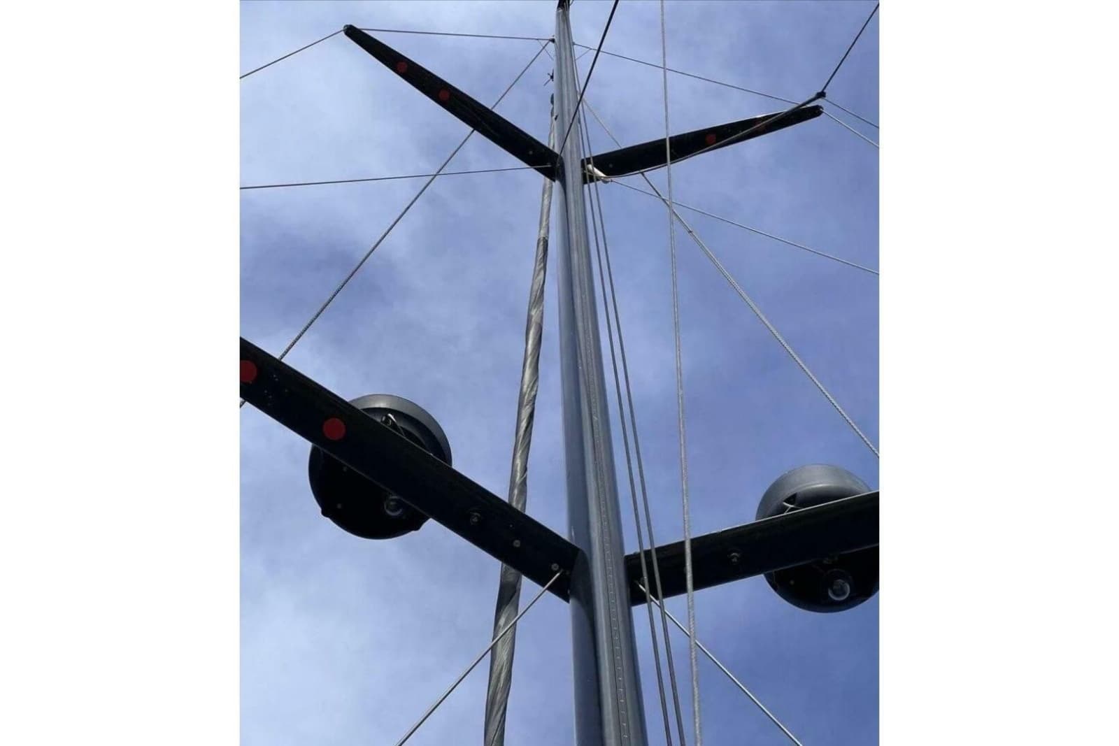 2016 Ice Yachts 62