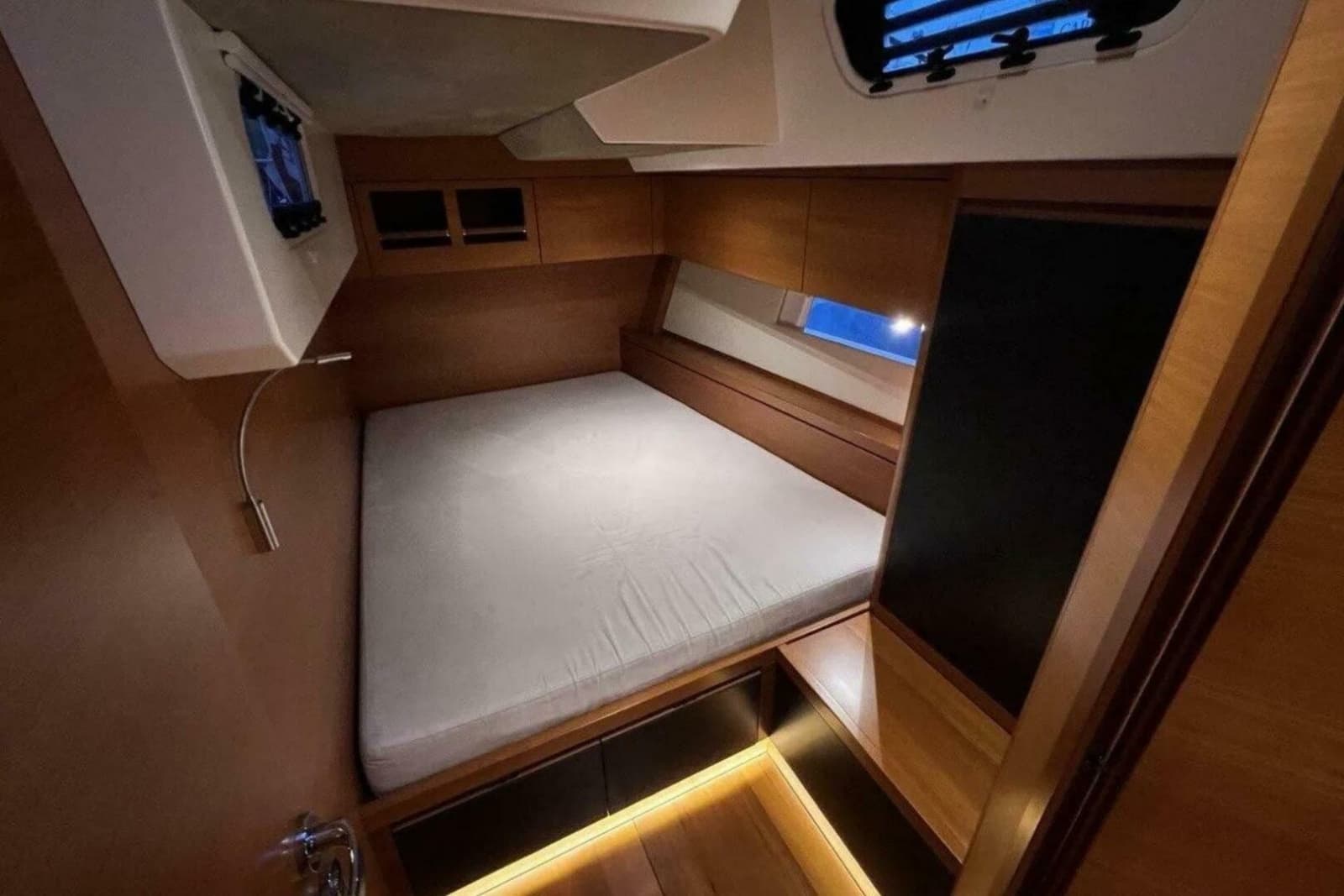 2016 Ice Yachts 62