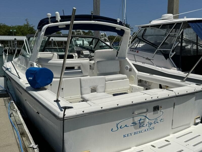 2000 Tiara Yachts 3100 Open