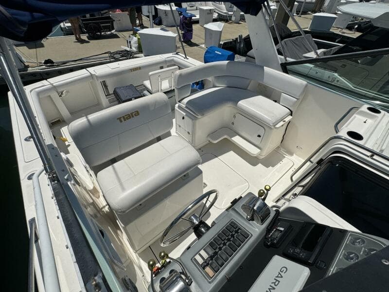 2000 Tiara Yachts 3100 Open