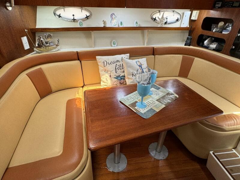 2000 Tiara Yachts 3100 Open