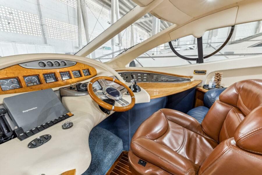 2005 Azimut 55 flybridge