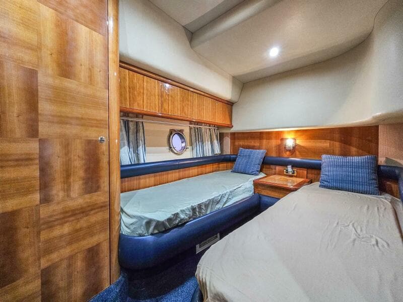 2005 Azimut 55 flybridge