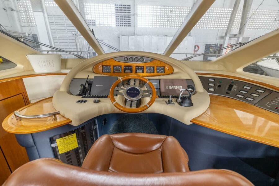 2005 Azimut 55 flybridge