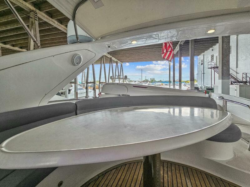 2005 Azimut 55 flybridge